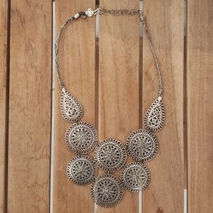Stella & Dot silver bibb necklace